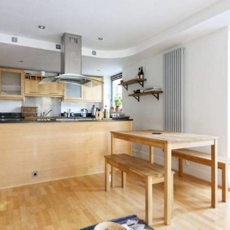 Peaceful Modern 2 Bedroom Flat With Water Views Лондон Екстер'єр фото