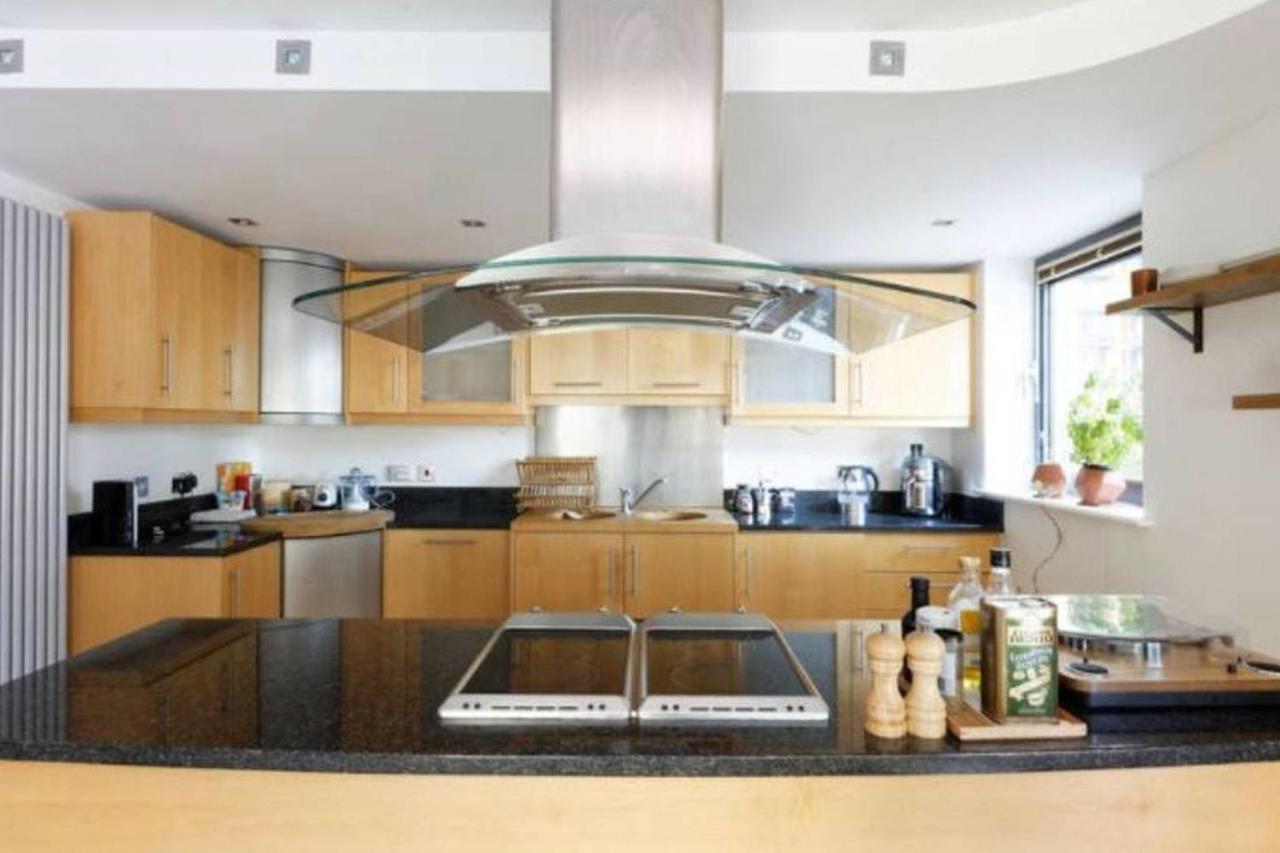 Peaceful Modern 2 Bedroom Flat With Water Views Лондон Екстер'єр фото