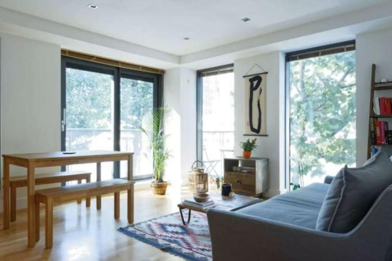 Peaceful Modern 2 Bedroom Flat With Water Views Лондон Екстер'єр фото
