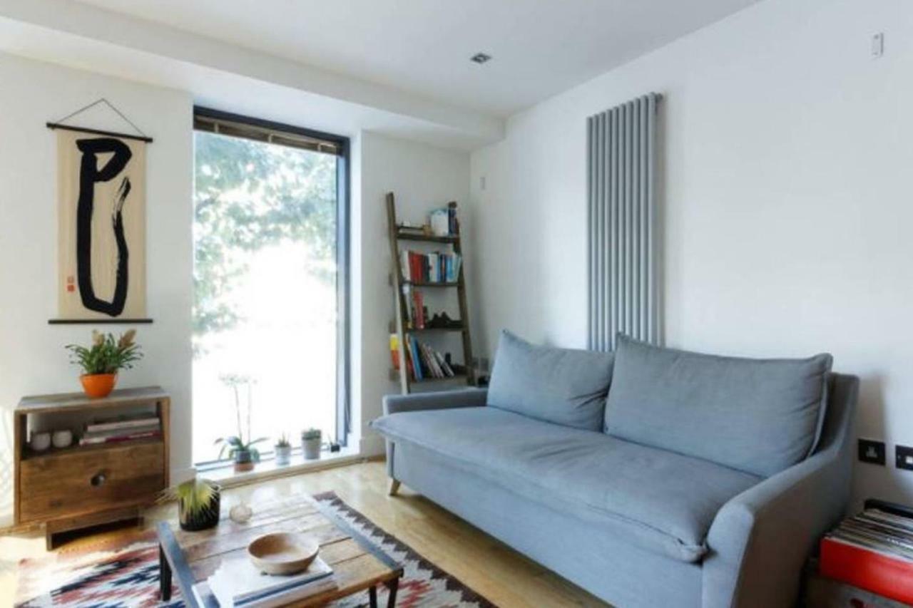 Peaceful Modern 2 Bedroom Flat With Water Views Лондон Екстер'єр фото