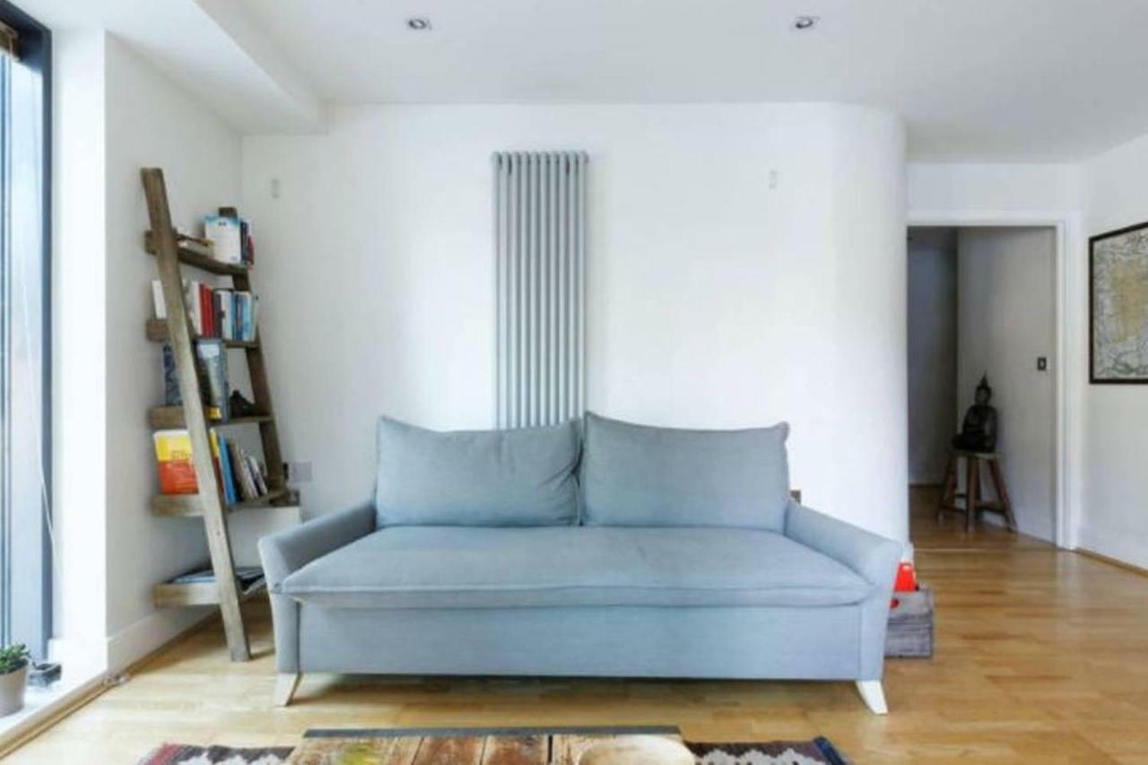 Peaceful Modern 2 Bedroom Flat With Water Views Лондон Екстер'єр фото
